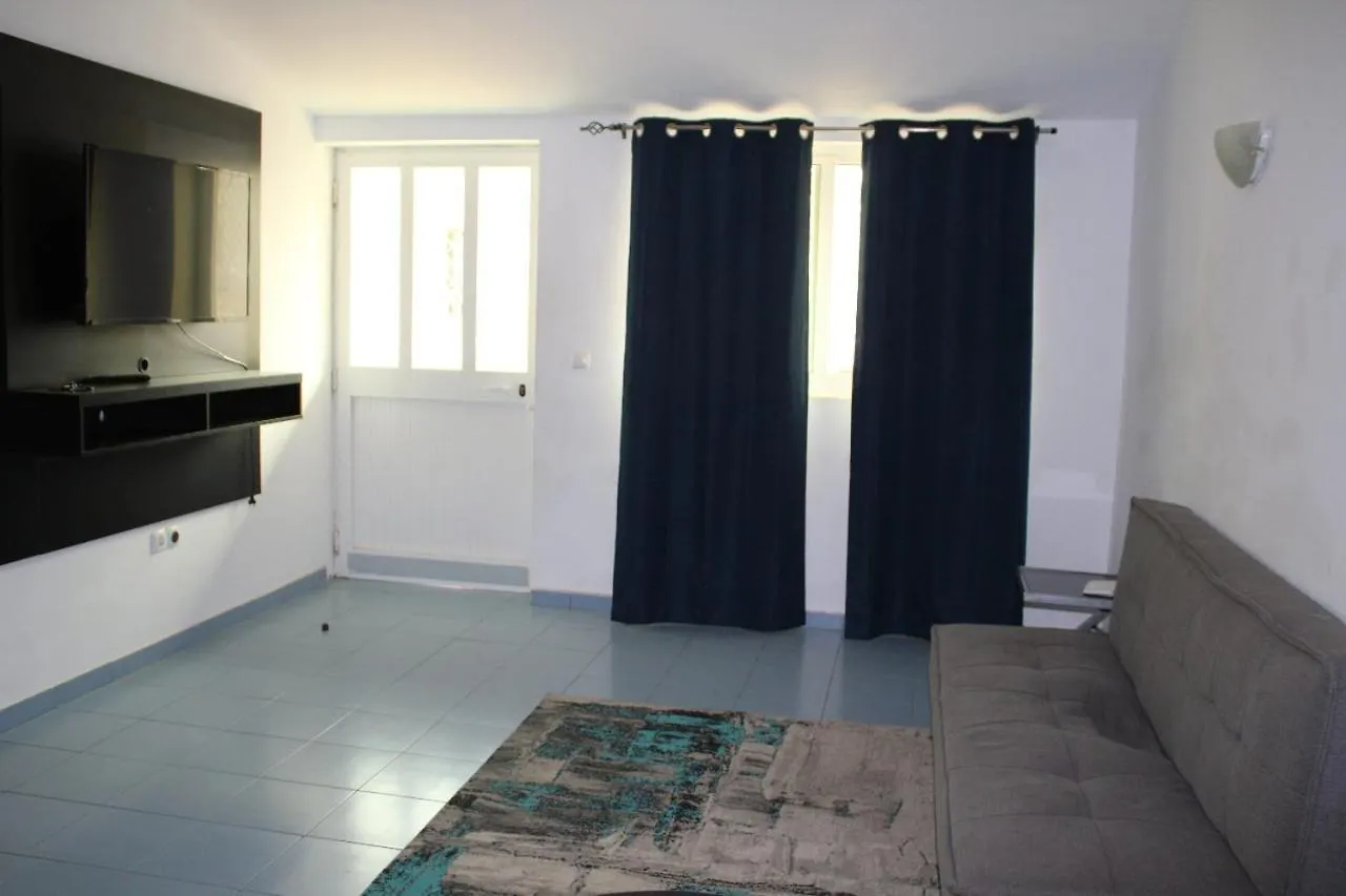 Palmarejo, Apartamento T1, Frente Praca Center プライア カーボベルデ