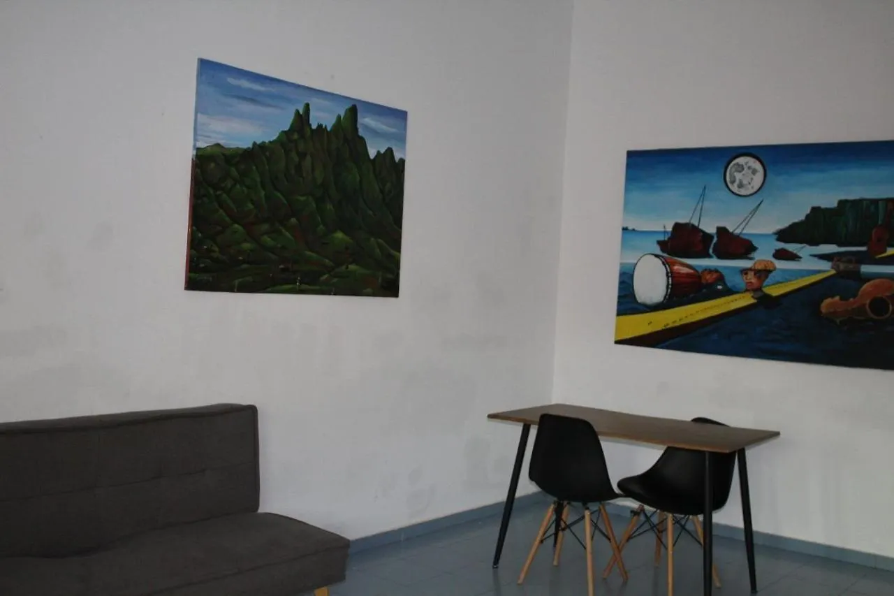 アパート Palmarejo, Apartamento T1, Frente Praca Center プライア カーボベルデ